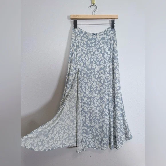 Reformation Zoe Midi skirt blue floral high slit size 4 - Picture 4 of 6